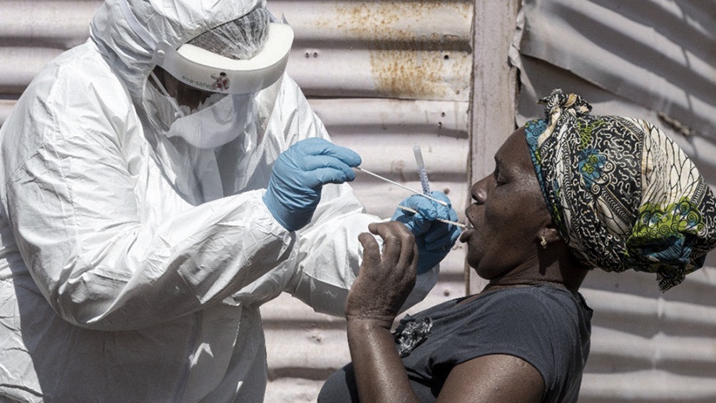 El coronavirus no da tregua en Sudáfrica: registró un nuevo récord de casi 9.000 casos
