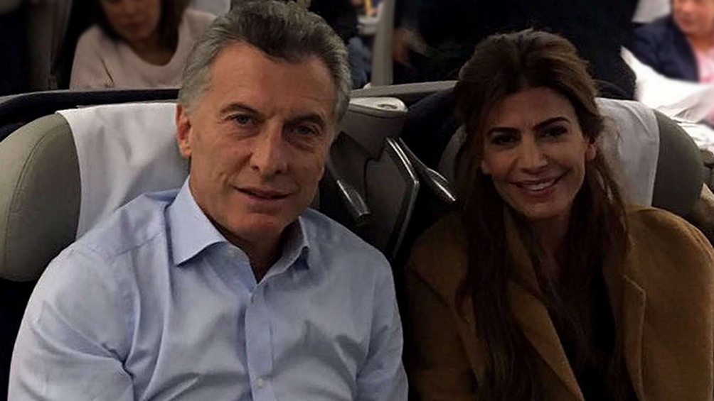 Nuevo viaje de Macri al exterior: voló con su familia a Francia y luego irá a Suiza