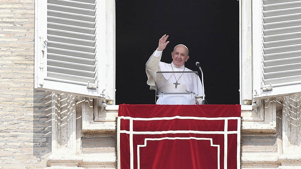 Papa Francisco: «Las personas homosexuales tienen derecho a estar en una familia»