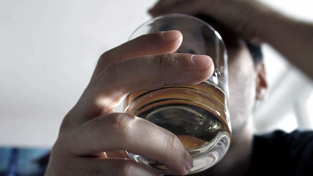 La OMS pidió que las bebidas alcohólicas incluyan en su etiquetado riesgos como el cáncer