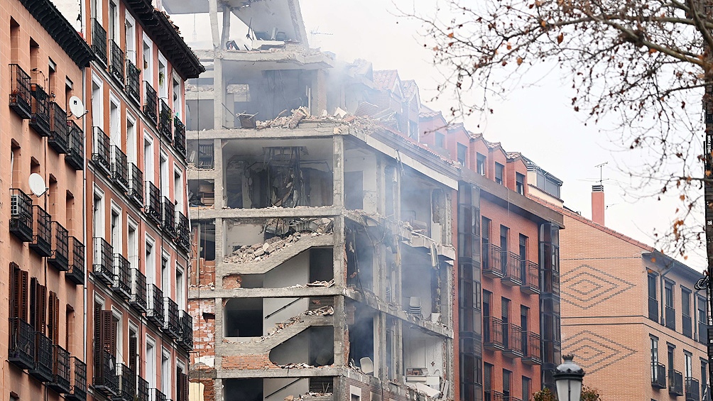 Al menos dos muertos y varios heridos por una explosión en un edificio del centro de Madrid
