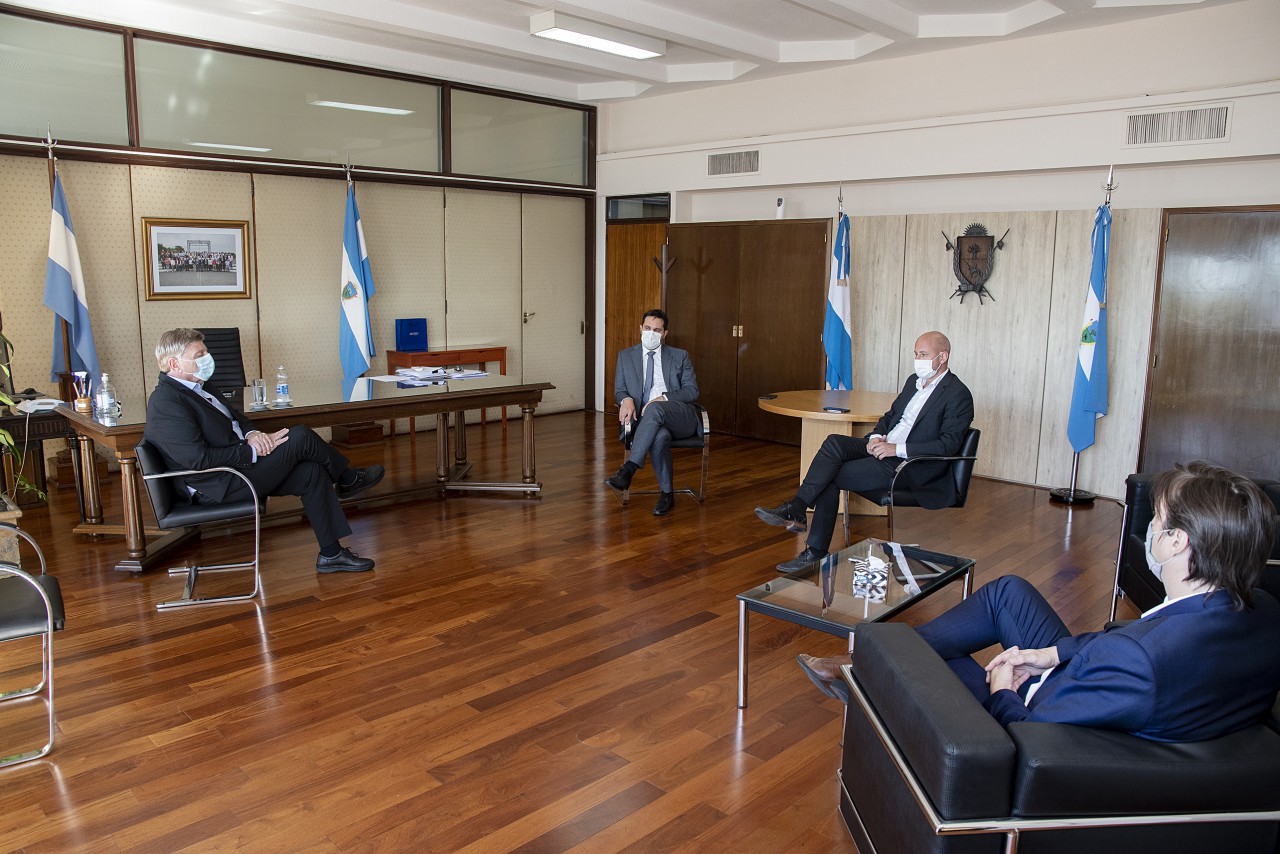 El Gobierno provincial firmó convenio con Correo Argentino