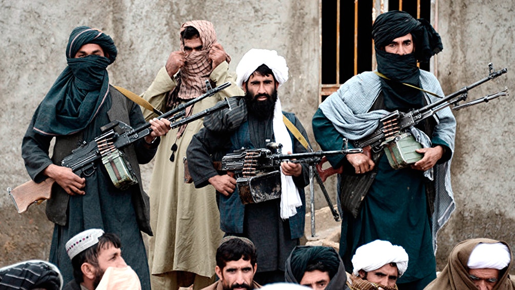 Reportan casi 30 muertos por dos ataques talibanes