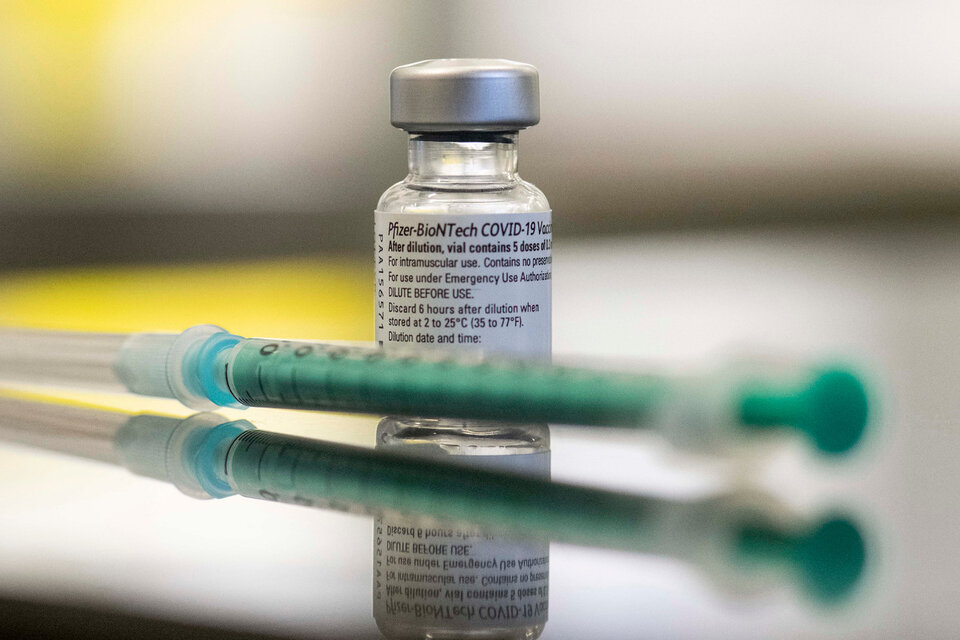 Alerta en Israel por un posible vínculo entre casos de miocarditis y la vacuna de Pfizer contra el coronavirus