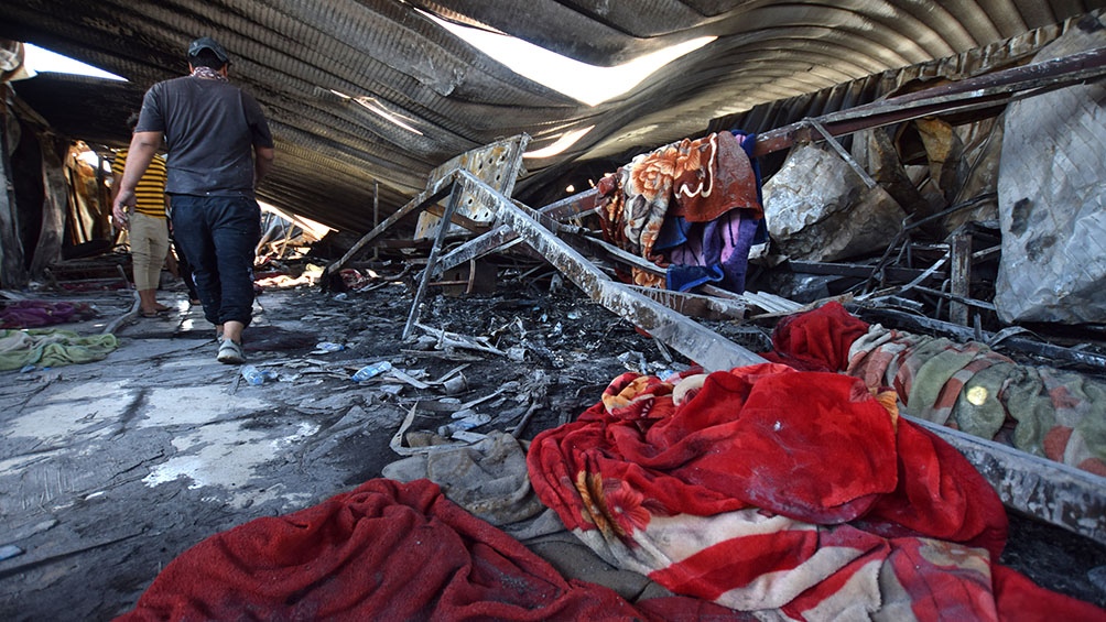 Al menos 60 pacientes murieron en un incendio en un hospital del sur de Irak
