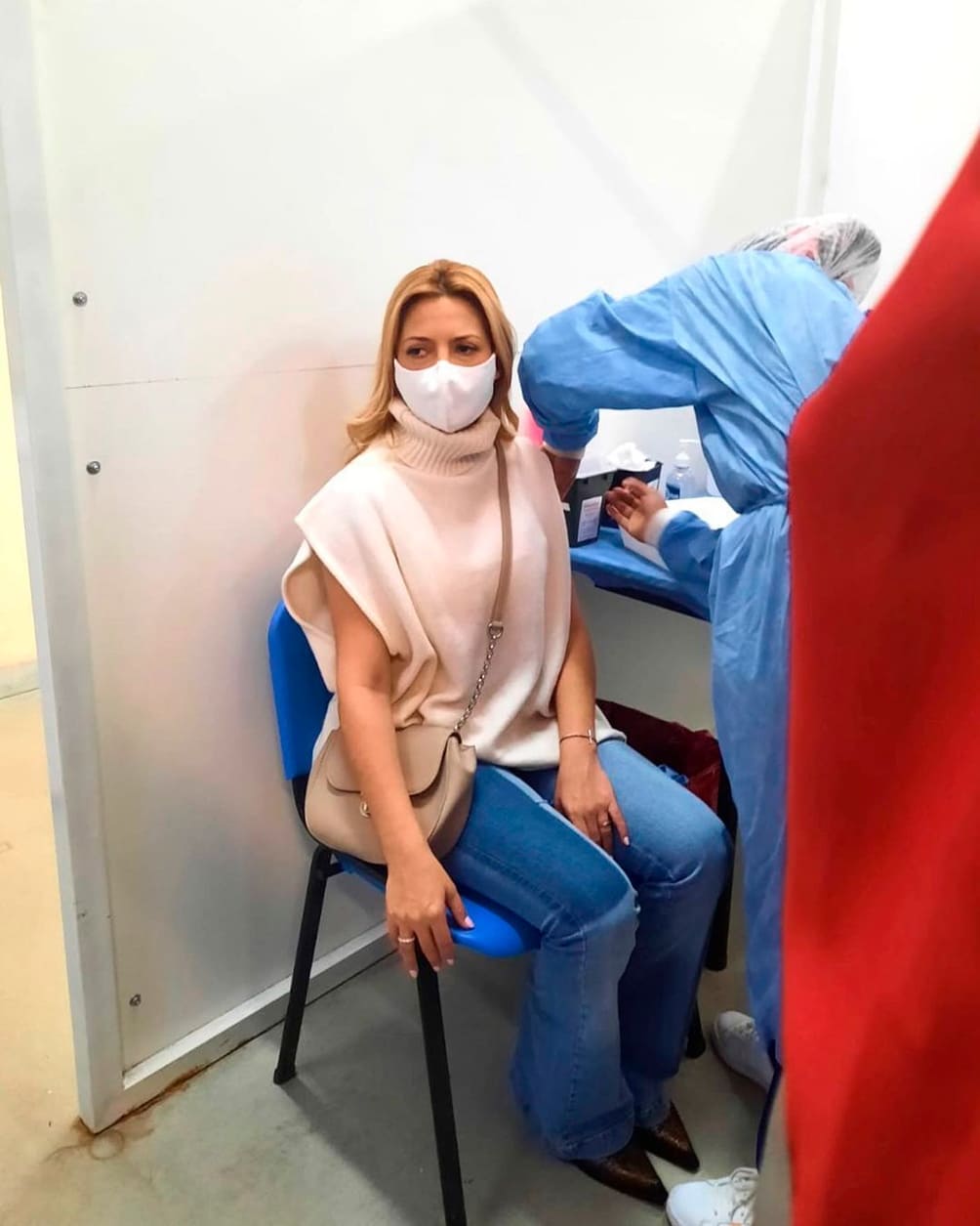 Fabiola Yáñez recibió la primera dosis de vacuna contra el coronavirus
