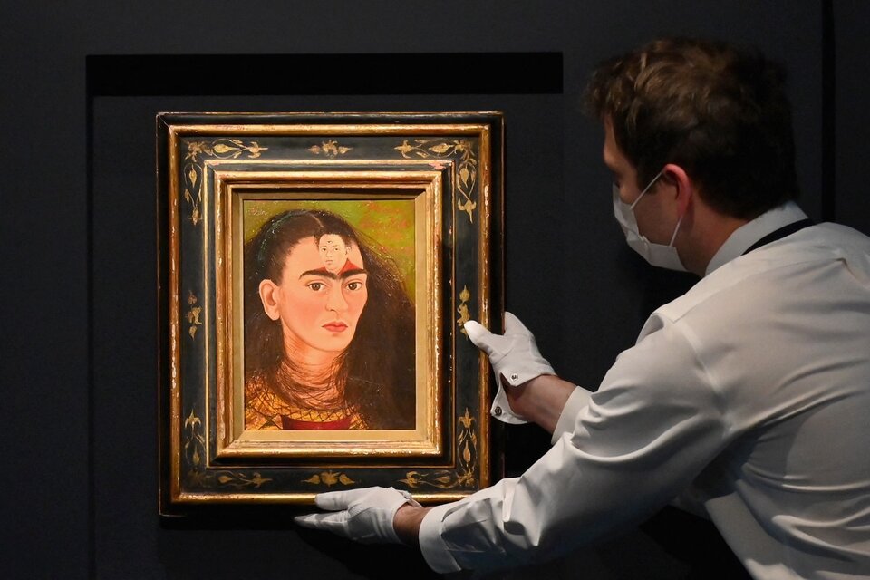 Récord de Frida Khalo: Eduardo Constantini pagó 34,9 millones de dólares por un autorretrato