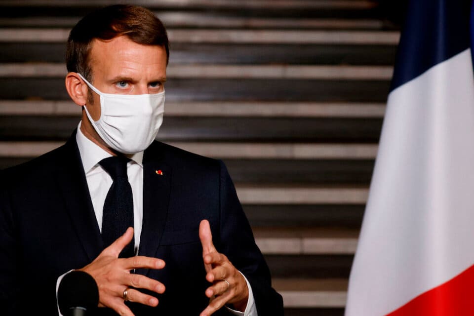 Emmanuel Macron modificó la bandera de Francia hace tres años y nadie se dio cuenta