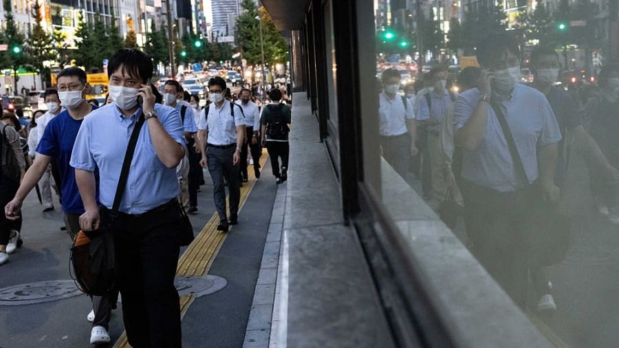 Tokio vuelve a superar los 4.000 contagios diarios mientras la Ómicron se extiende