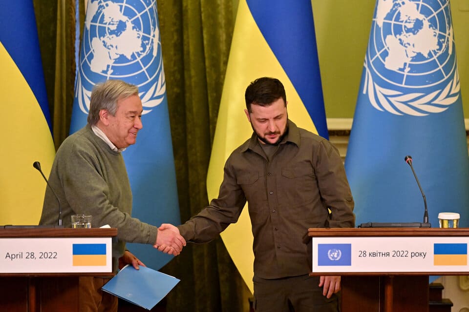 El jefe de la ONU se reunió con Zelenski en Kiev