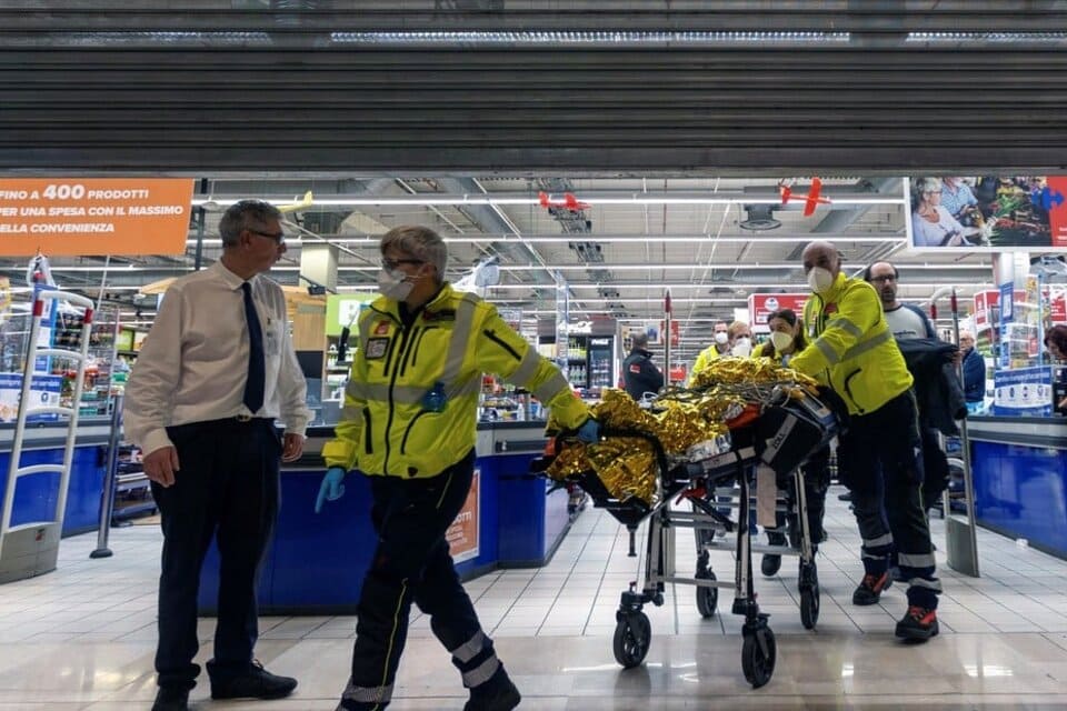 Un muerto y 4 heridos, entre ellos el futbolista español Pablo Marí, tras un ataque en un supermercado