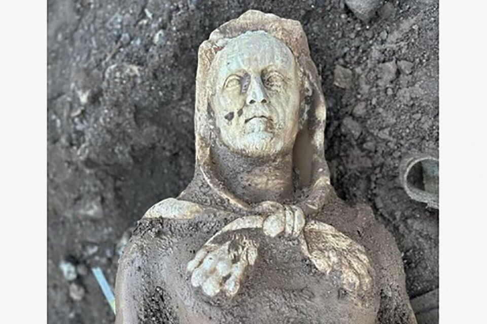 Roma: hallaron una escultura de tamaño natural de Hércules en una alcantarilla