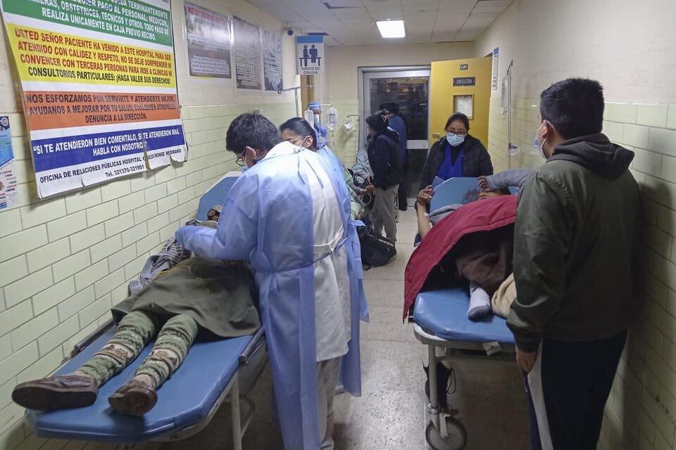 16 heridos en Perú en el intento de toma de un aeropuerto