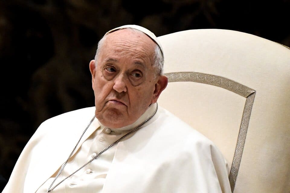 Polémica en España: sacerdotes rezan para que el Papa «pueda ir al cielo cuanto antes»