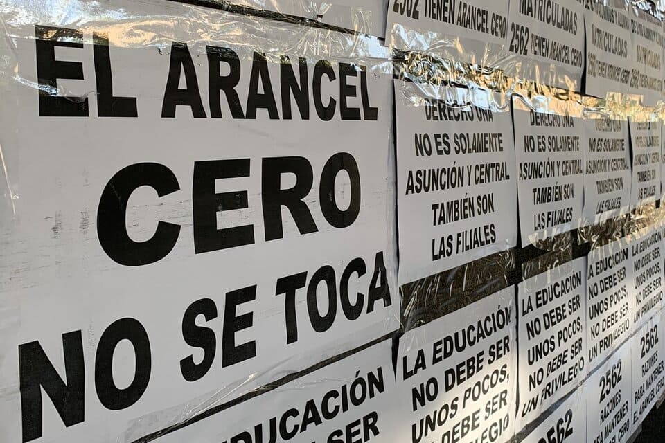 Toma de universidades y marchas de estudiantes en Paraguay por el “Arancel cero”